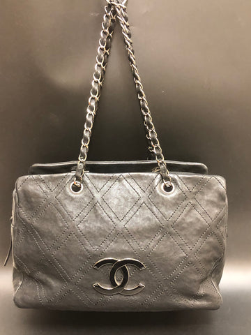 CHANEL, Bags, Chanel Diamond Stitch Caviar Shoulder Bag